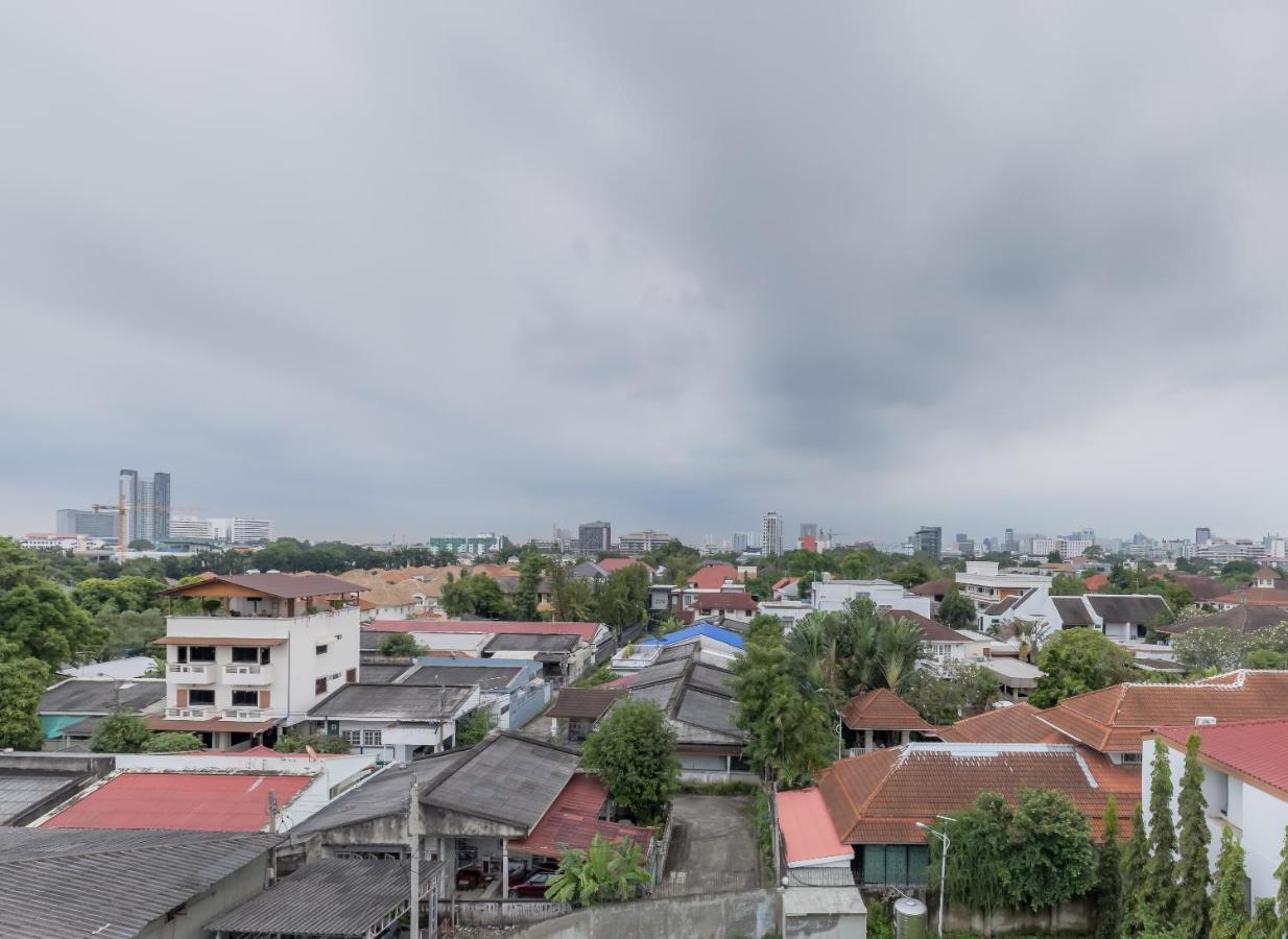 Rumluek Bangkok Exterior photo